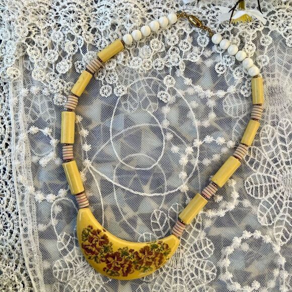 Vintage 70’s Painted Transfer Enamel Necklace - Picture 3 of 12